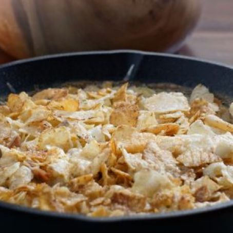 Tuna Noodle Casserole with Potato Chip Topping 