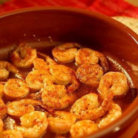 Sizzling shrimp with garlic and hot pepper