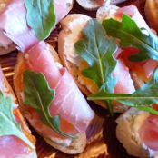 Apricot Crostini