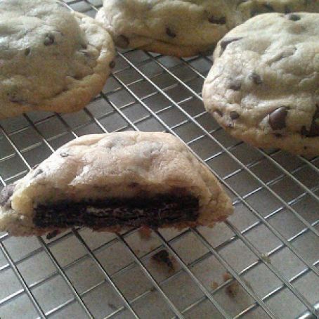 Oreo Stuffed Chocolate Chip Cookies