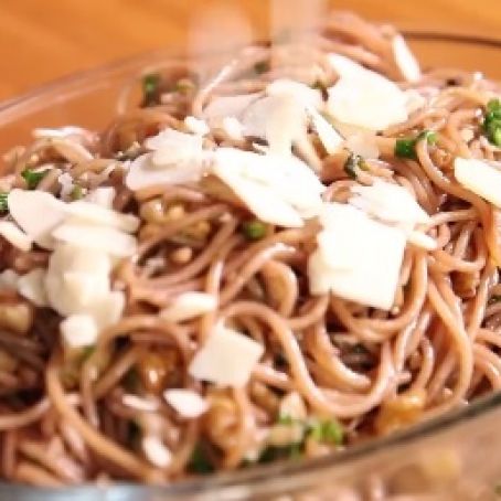 Red-Wine Spaghetti with Walnuts and Parsley