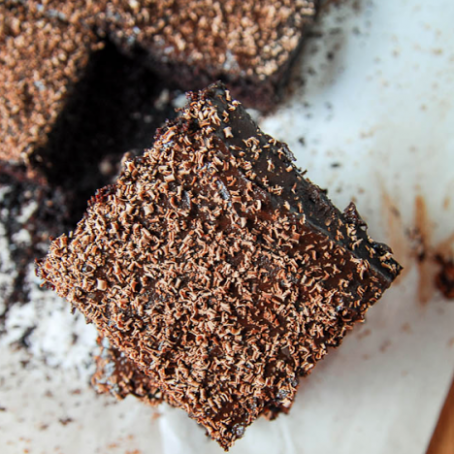 Brownies with Fudge Sauce