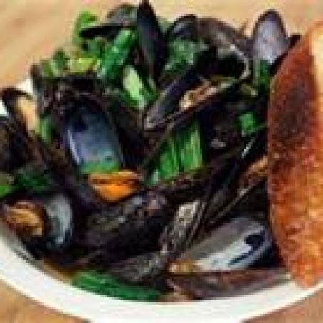 Mussels in Green Curry Sauce