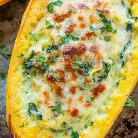 CHEESY GARLIC PARMESAN SPINACH SPAGHETTI SQUASH