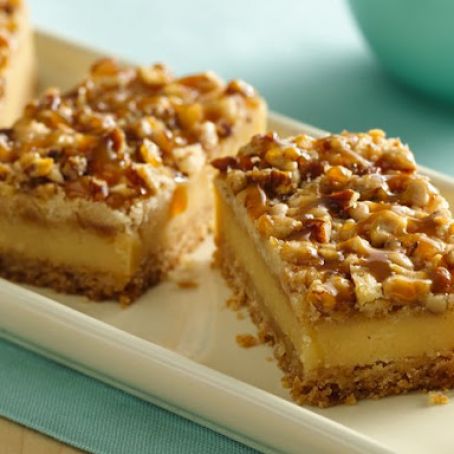 Praline Crumb Caramel Cheesecake Bars
