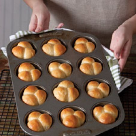 Classic Buttery Cloverleaf Rolls