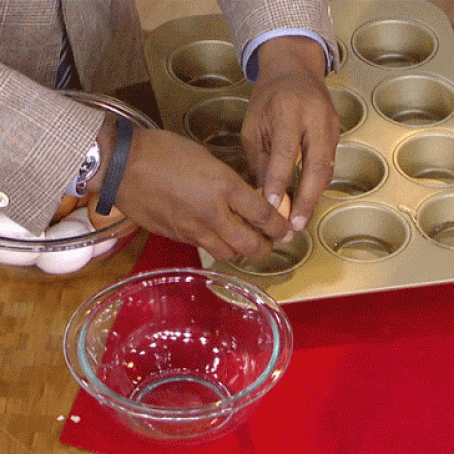 Poach 12 Eggs in a Muffin Tin