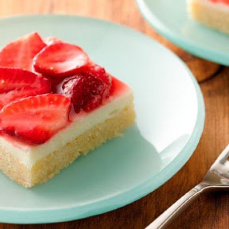 Strawberries & Cream Dessert Squares