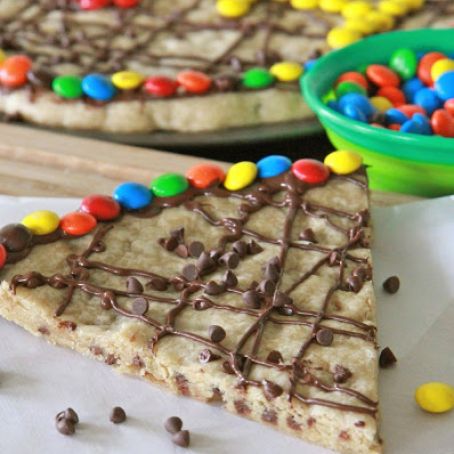 Giant Chocolate Chip Cookie