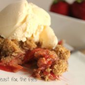 Deep Dish Crumb Topped Strawberry Rhubarb Pie