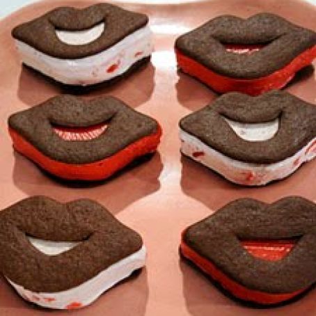 Lip-Shaped Ice Cream Sandwiches