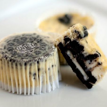 Oreos and Cream Cheese Cupcakes
