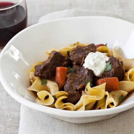 Slow Cooker Beef Goulash