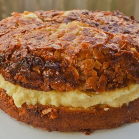Bienenstich (Bee Sting Cake)