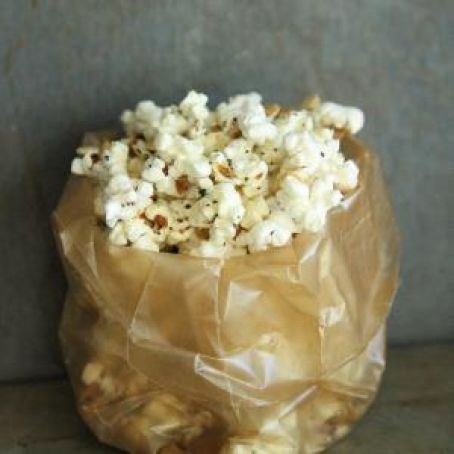 SPICY CHEDDAR POPCORN