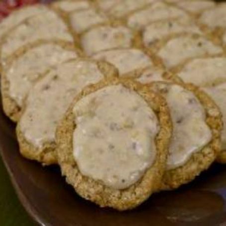 Refrigerator Oatmeal Cookies With Pecan Icing