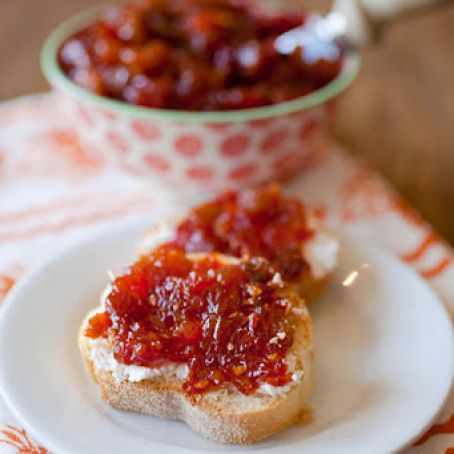 Spicy Tomato Chutney Toasts