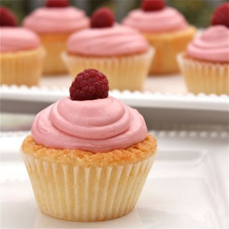 Raspberry Lemon Cupcakes! XOXO