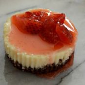 Mini Strawberry Cheesecakes with Chocolate Graham Cracker Crust