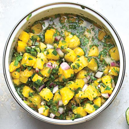 Salsa de Piña Picante (Spicy Fresh Pineapple Salsa)