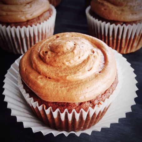 Paleo Chocolate Cupcakes with Chocolate Buttercream Frosting