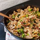 Spicy Sun-Dried Tomato and Broccoli Pasta