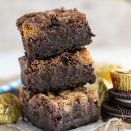 Peanut Butter Cup Brownies with Oreo Crust