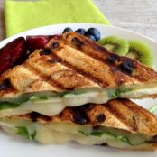 Recipe: Apple Cinnamon Horseradish Cheddar Grilled Cheese