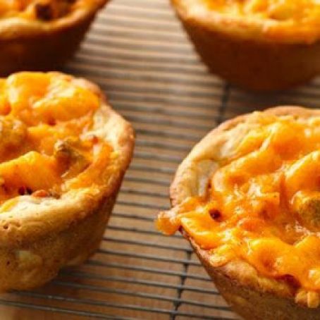 CHILI AND CHEESE MINI PASTA PIES