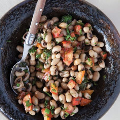 Saladu Ñebbe (Black-Eyed Pea Salad)