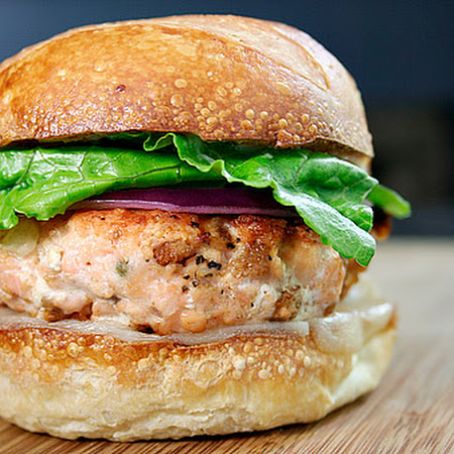 SALMON BURGER