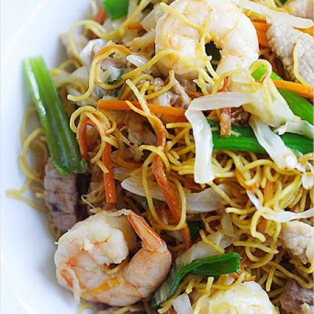 Chicken, Pork, Shrimp Chow Mein With Fried Noodles