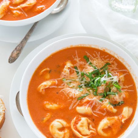 Tomato Basil Tortellini Soup Creamy,(Crockpot)
