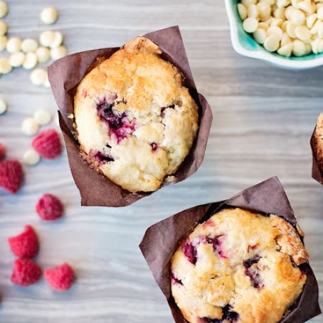 RASPBERRY WHITE CHOCOLATE MUFFINS