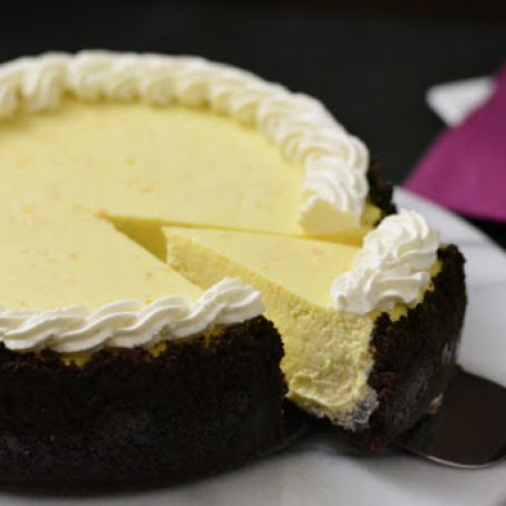 RICOTTA CHEESECAKE WITH CHOCOLATE COOKIE CRUST