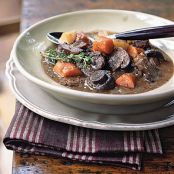 Basic Beef Stew with Carrots and Mushrooms