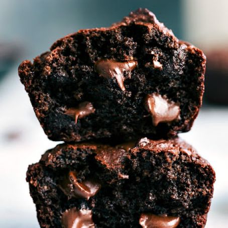 SKINNY DOUBLE-CHOCOLATE & PEANUT BUTTER MUFFINS