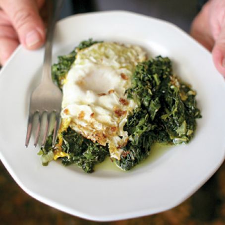 Horta me Avga Tiganita (Wild Greens with Fried Eggs)