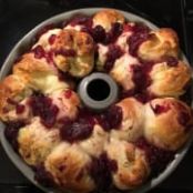 Pull-apart Holiday Monkey Bread
