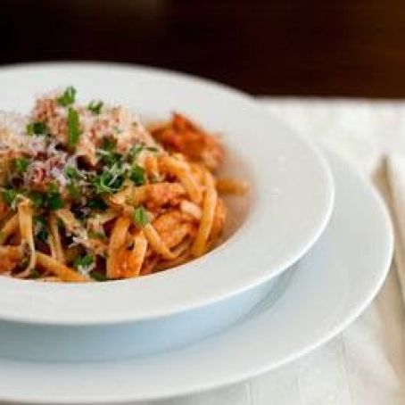 Linguine with Chicken, Artichokes, and Sun-Dried Tomatoes
