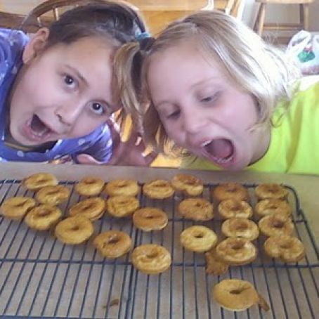 Mary Jane's mini applesauce doughnuts