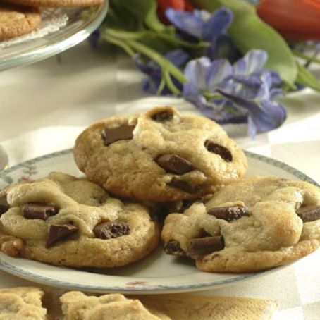 Original NESTLÉ® TOLL HOUSE® Chocolate Chunk Cookies