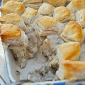 BISCUITS AND GRAVY CASSEROLE