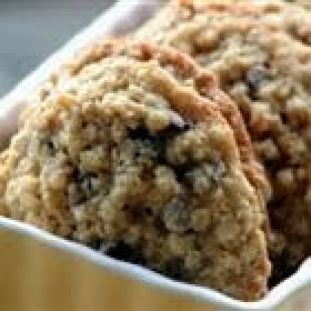 Chewy Chocolate Chip Oatmeal Cookies
