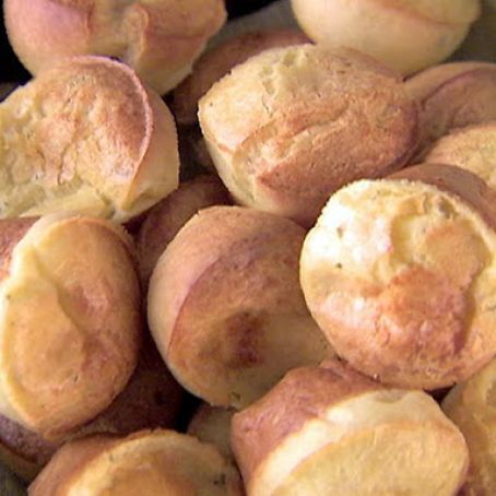 POPOVERS DE QUESO GRUYERE Y CEBOLLIN