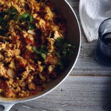 SCRAMBLED EGGS w/CURRY LEAVES