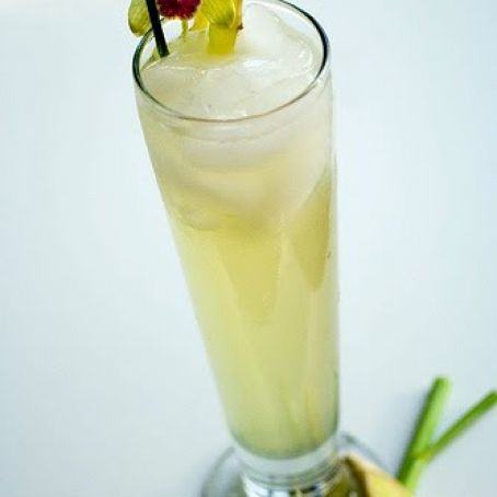 Fresh Lemongrass Ginger Ale