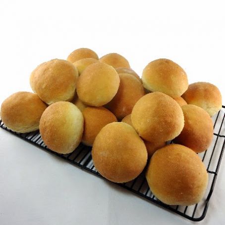 Cornmeal Burger Rolls