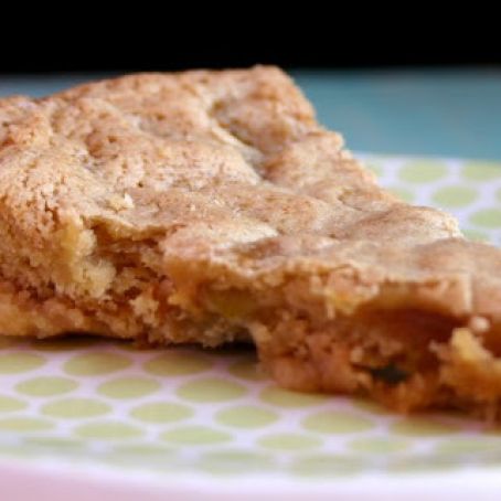 Caramel Apple Blondie Pie