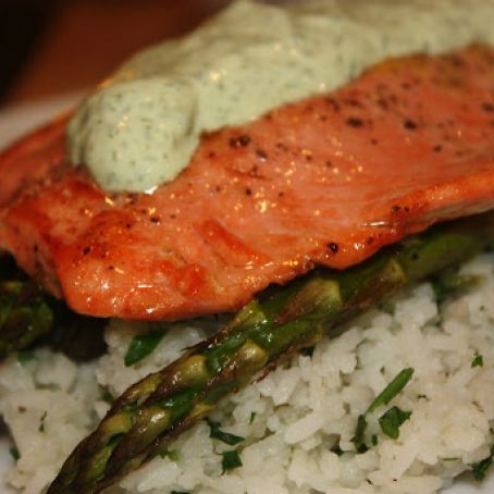 Salmon with basil cream sauce